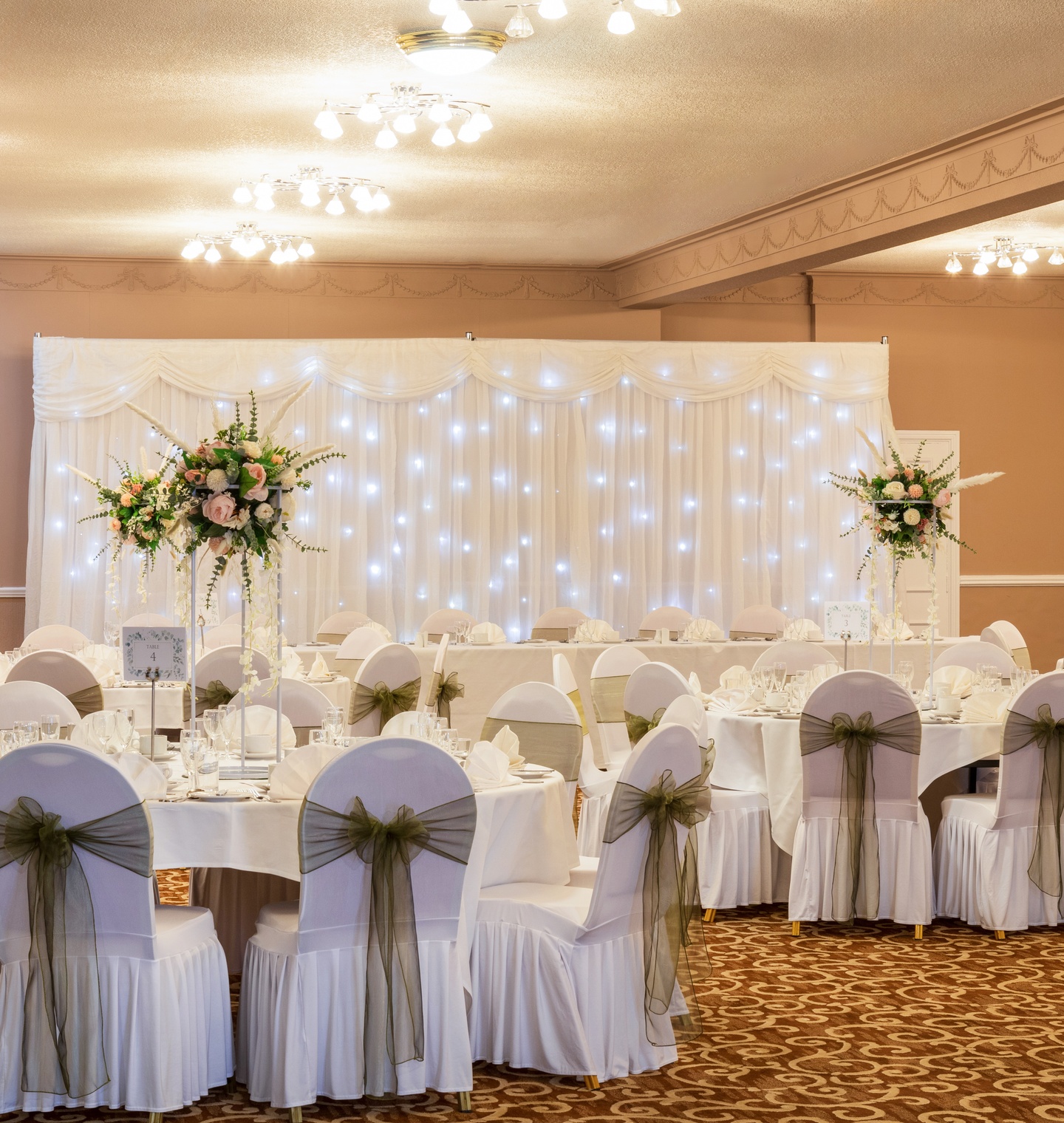 Royal Court Hotel Windsor Suite 