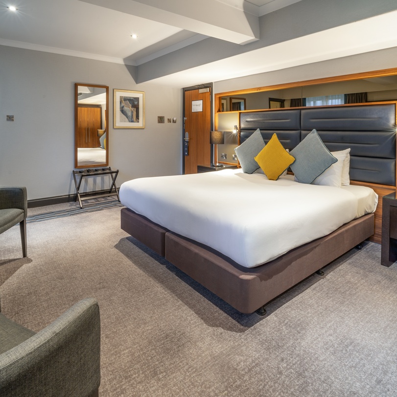 Felbridge - Gatwick Double Executive