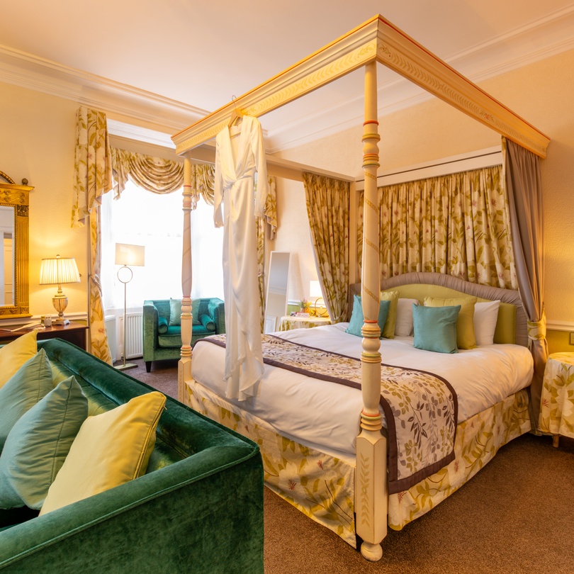 The Royal Hotel Scarborough Fourposter
