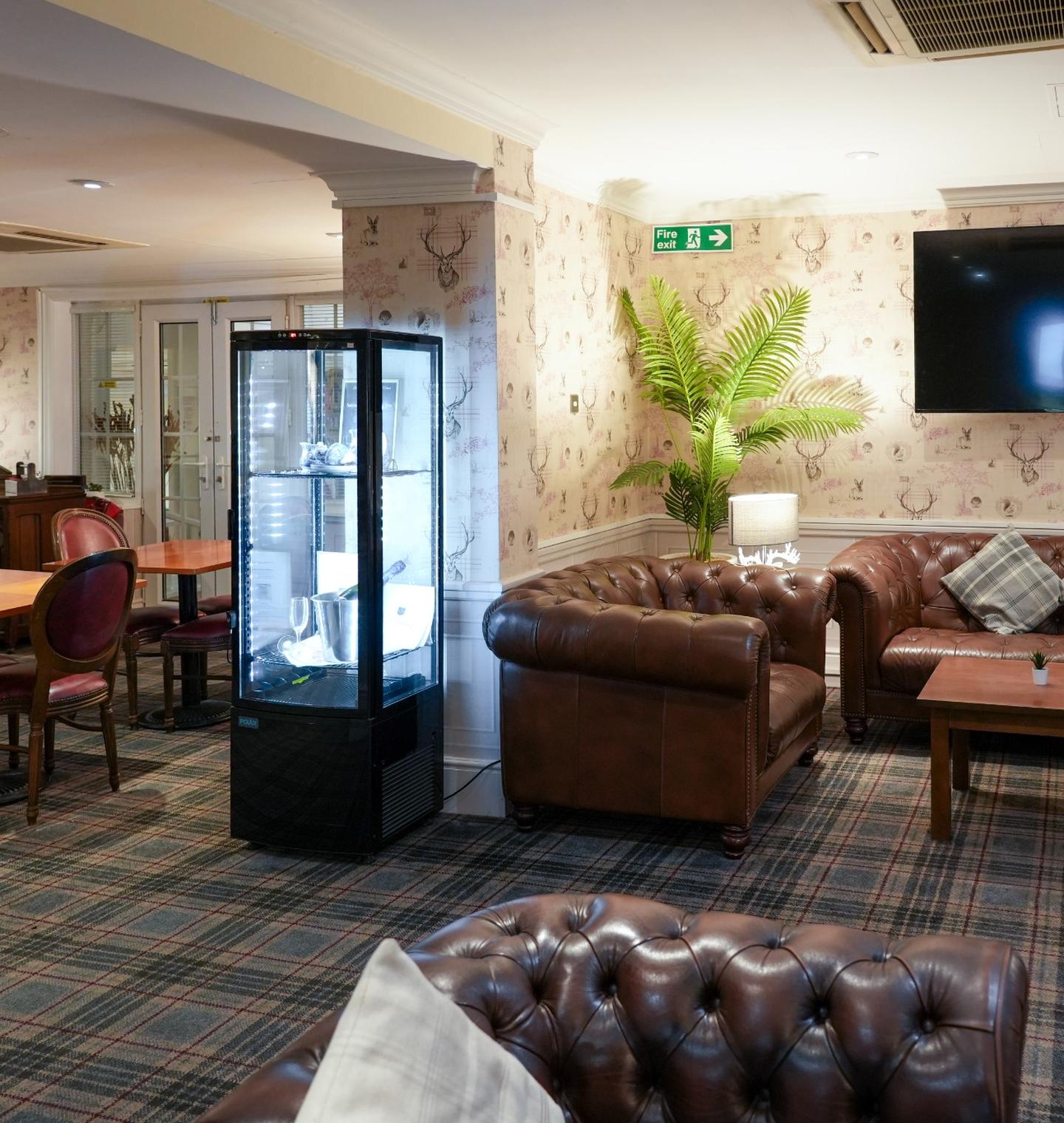 Basingstoke Country Hotel Lounge 